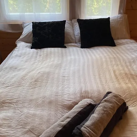 Merineitsi Peamaja Kahele Saunaga * Tahkuna