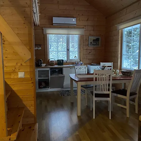 Merineitsi Peamaja Kahele Saunaga * Tahkuna