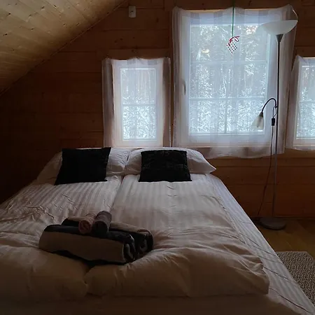 Merineitsi Peamaja Kahele Saunaga Tahkuna